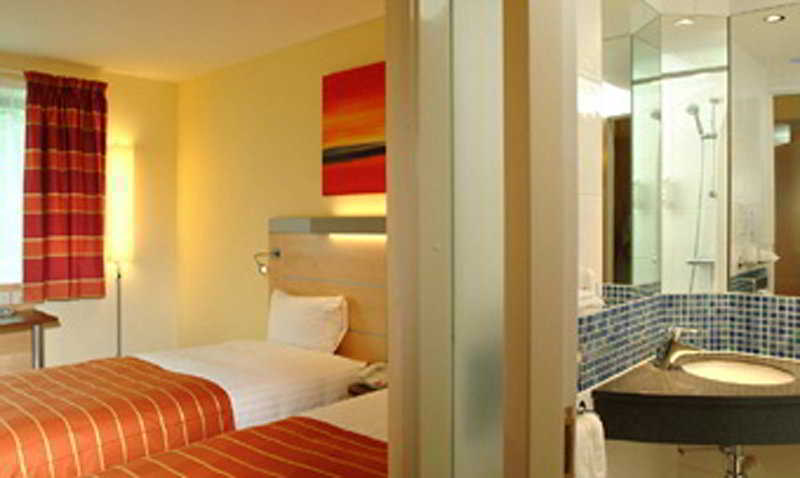 Express By Ihg Hotel